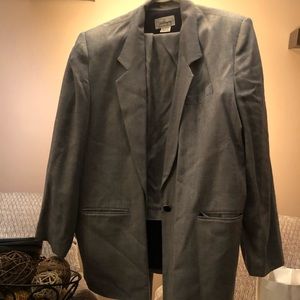 Women’s skirt suit